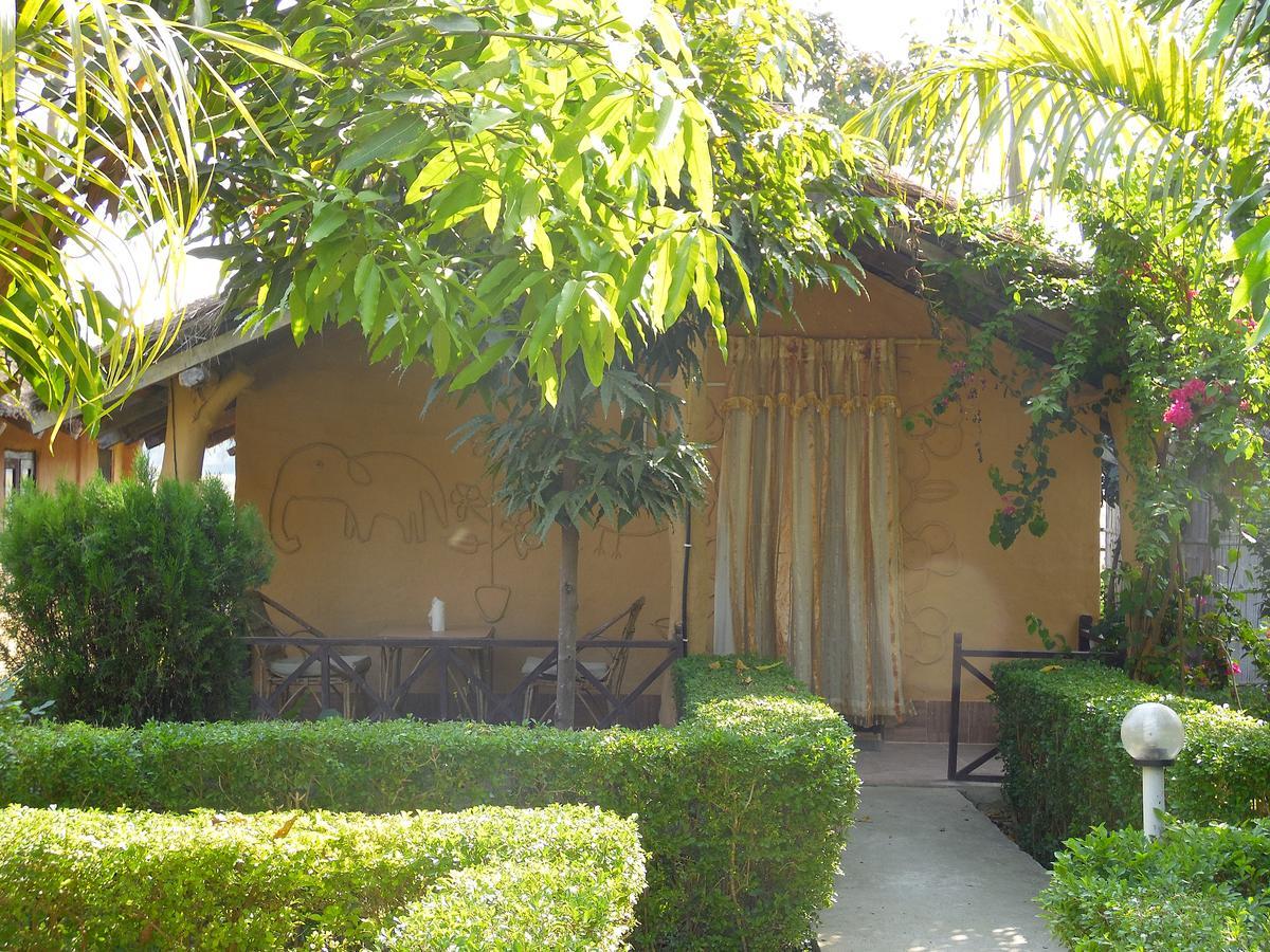Bardia Kingfisher Resort Dhakela Exterior foto