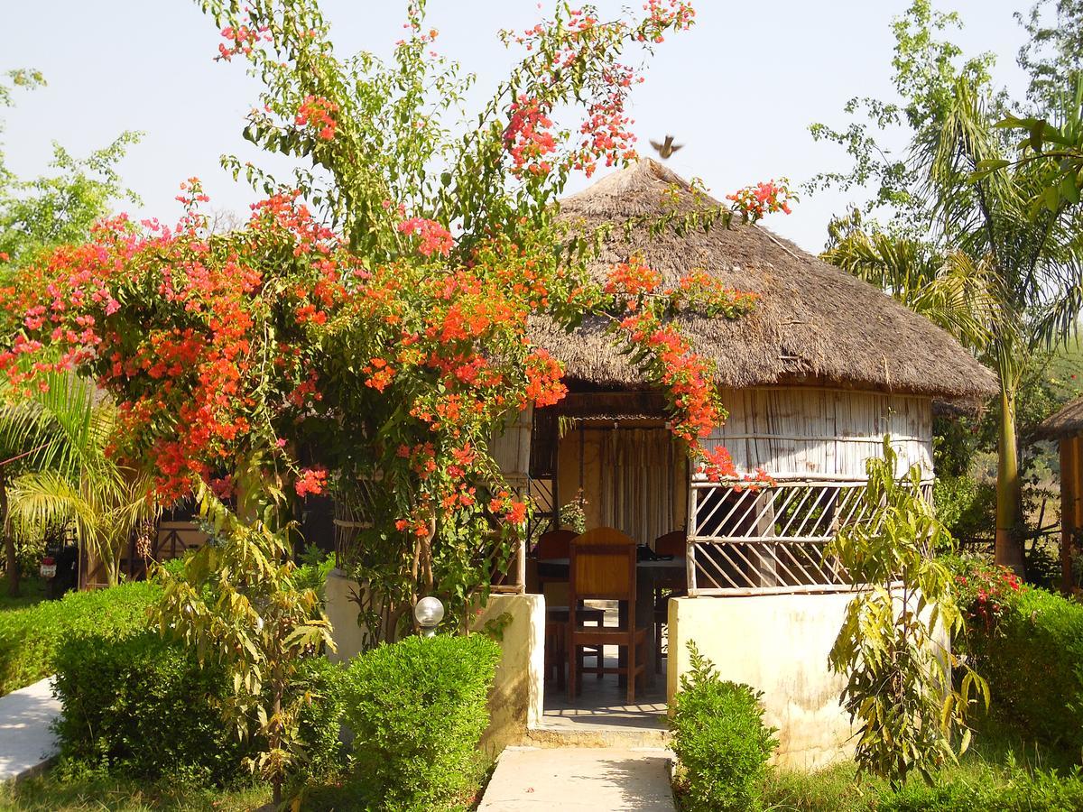 Bardia Kingfisher Resort Dhakela Exterior foto